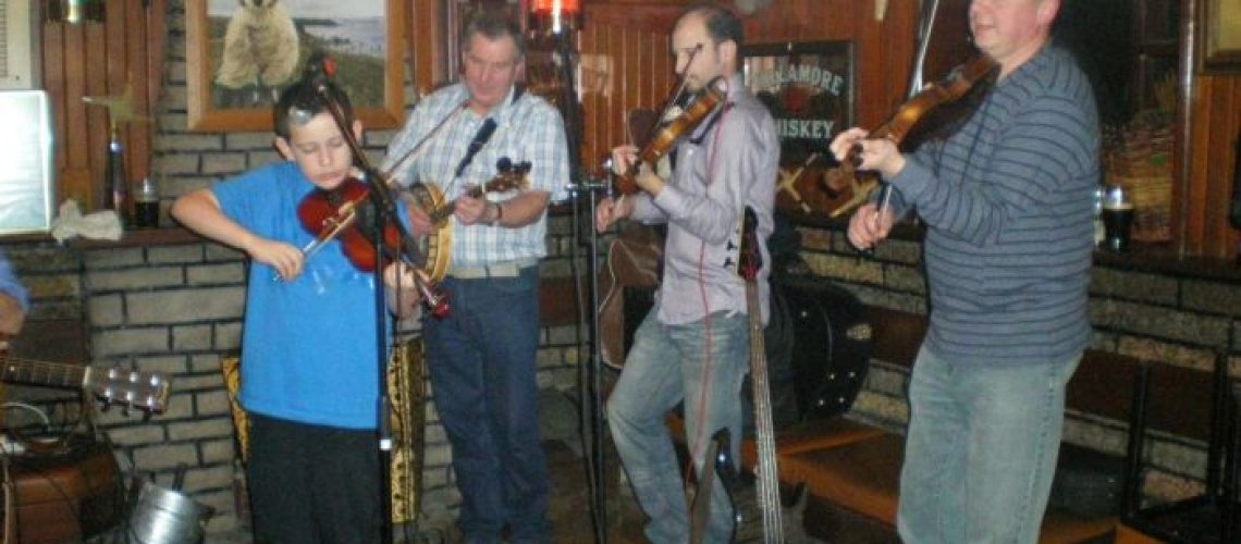 musicians-donegal-scenic-travel-small